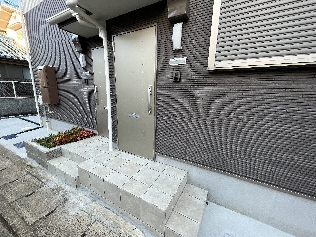 28/30 エントランス