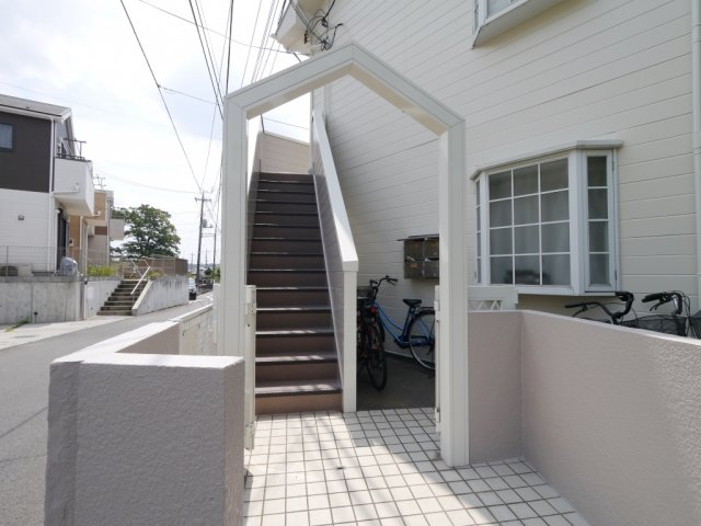 13/17 エントランス