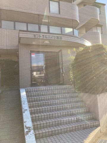 25/29 エントランス