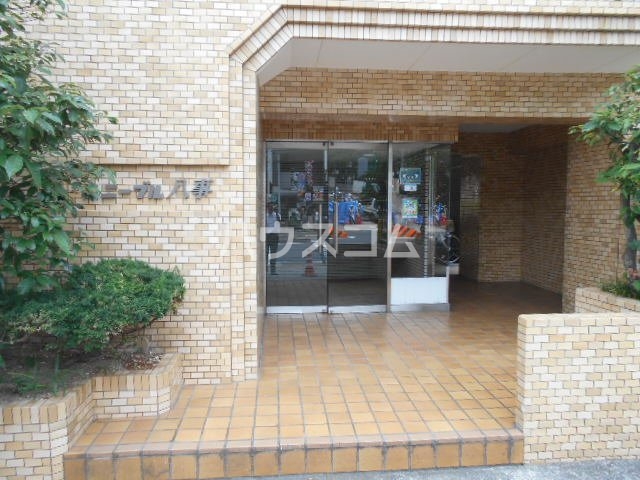 16/25 エントランス