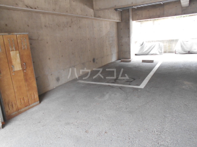 20/28 駐車場