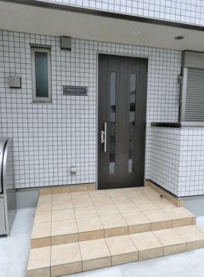 26/28 エントランス