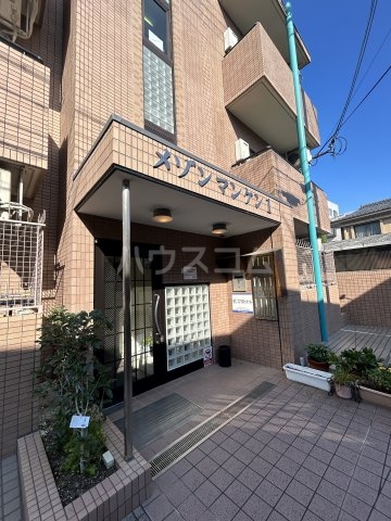 27/30 エントランス