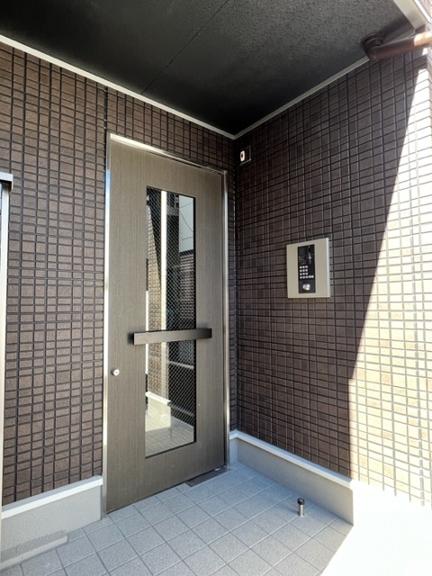 24/30 エントランス