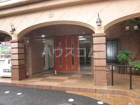 14/17 エントランス