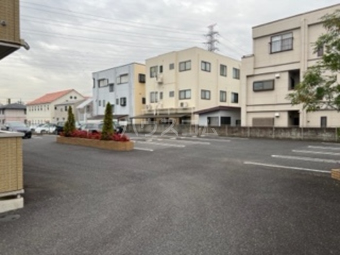 18/25 駐車場