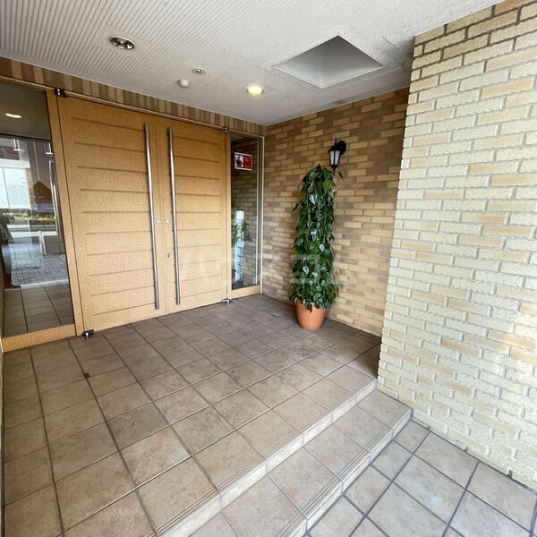 18/24 エントランス