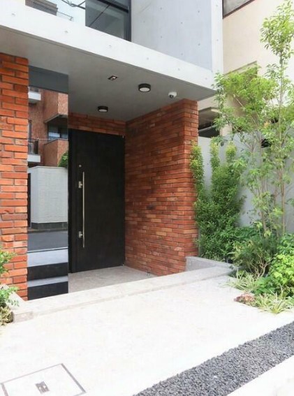 17/23 エントランス