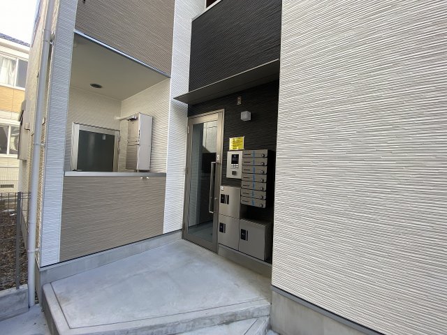 22/30 エントランス