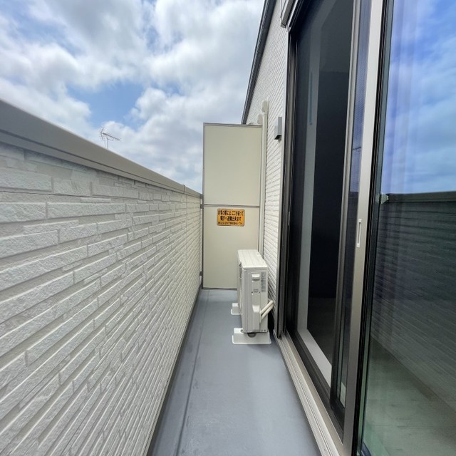 21/26 バルコニー