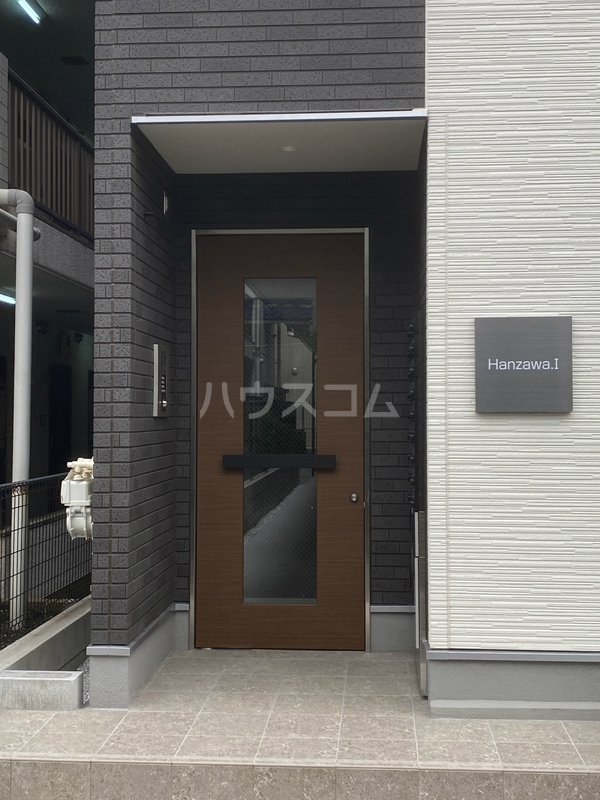 3/4 エントランス