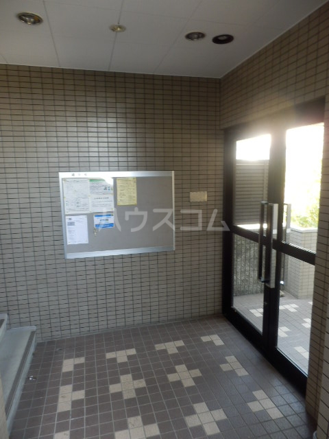 21/27 エントランス