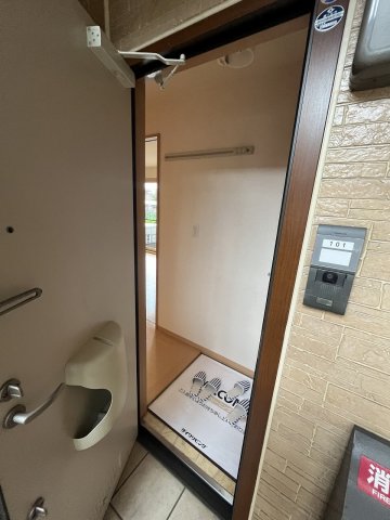 13/30 玄関