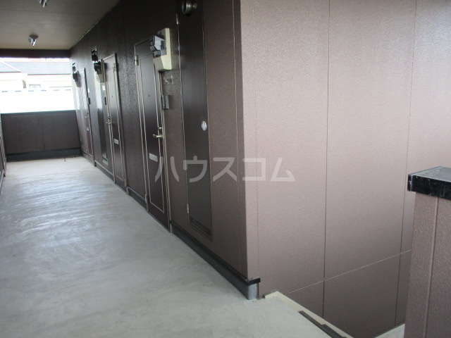 20/30 エントランス