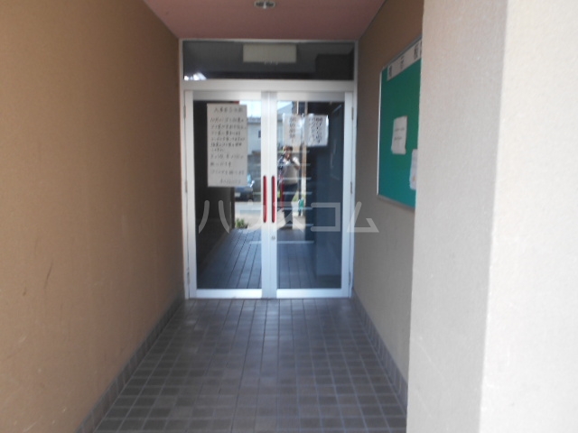 22/30 エントランス