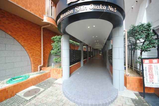 19/28 エントランス