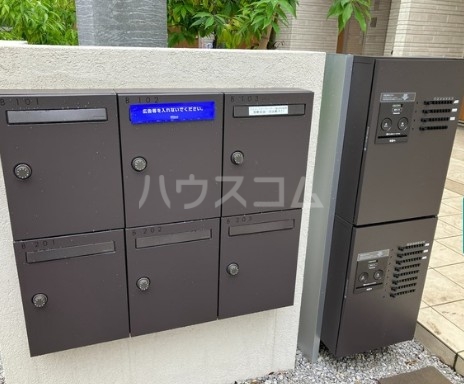13/14 エントランス