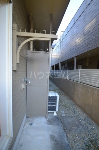 24/30 エントランス