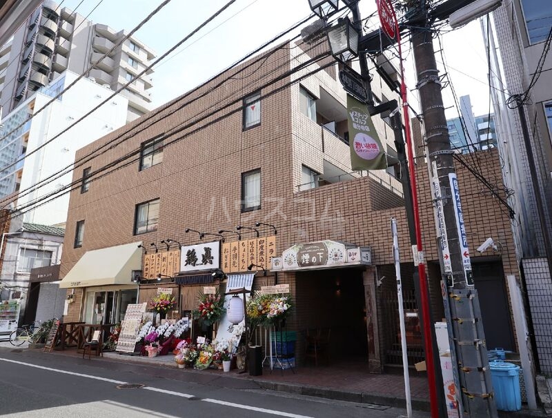 23/30 エントランス