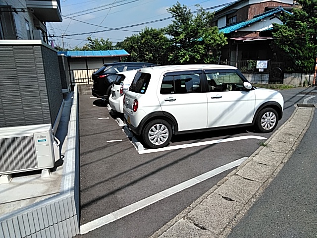 14/17 駐車場