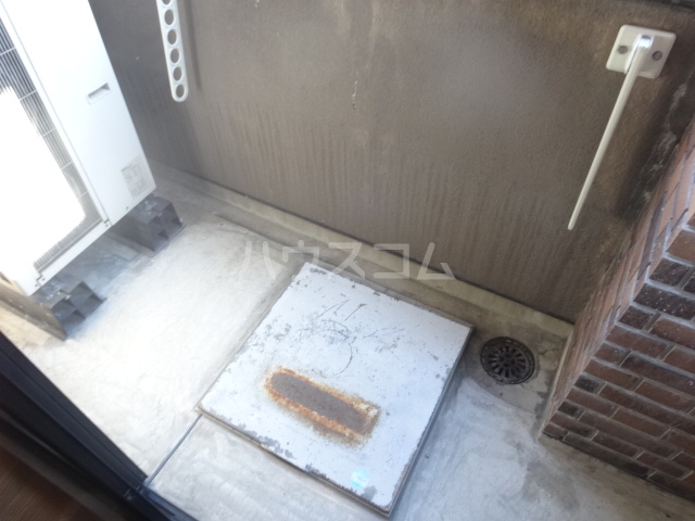 18/28 バルコニー