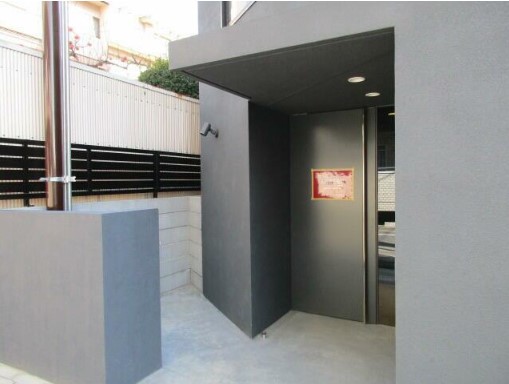 15/16 エントランス