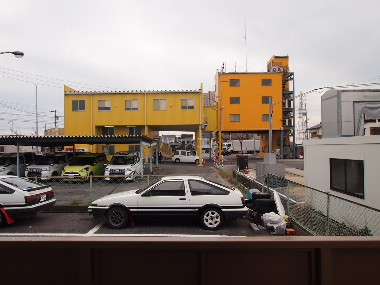 17/27 エントランス