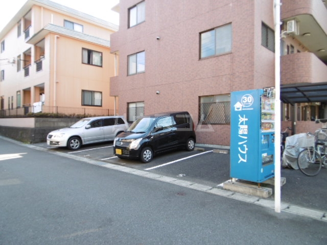 4/13 駐車場