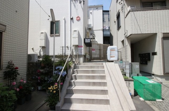 19/26 エントランス