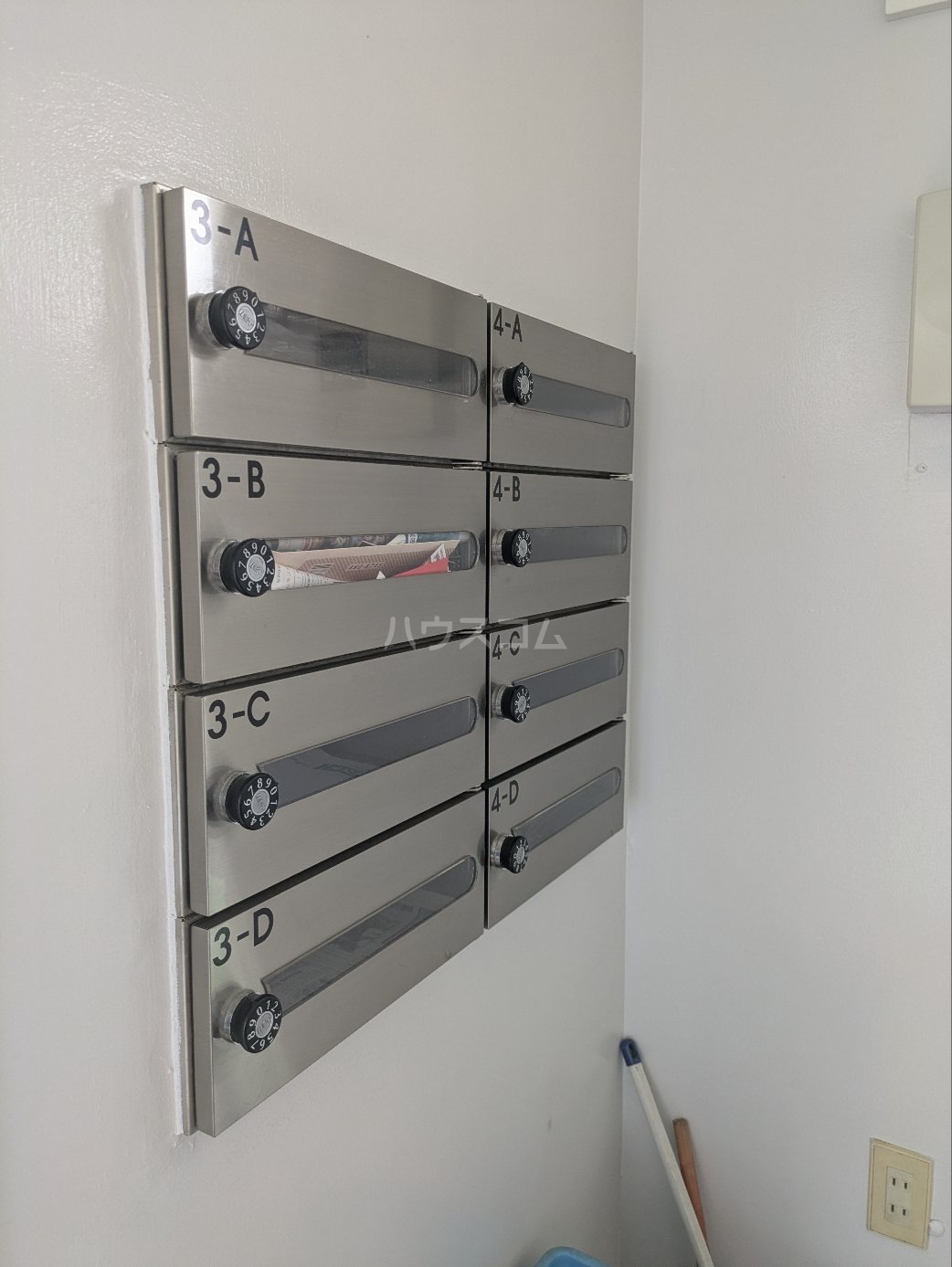 23/30 エントランス