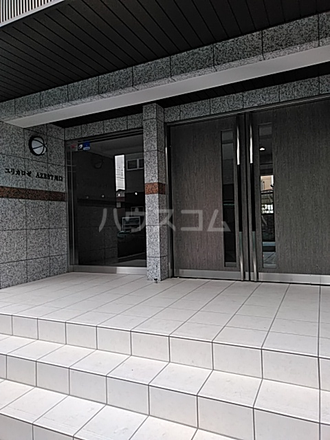 23/30 エントランス