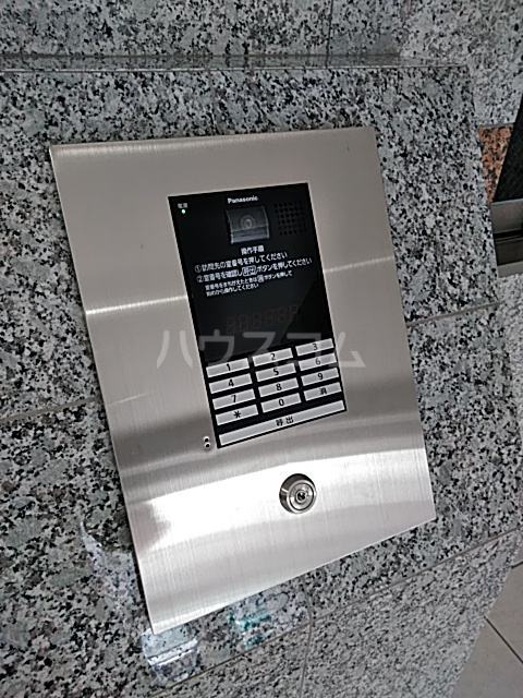 25/30 エントランス