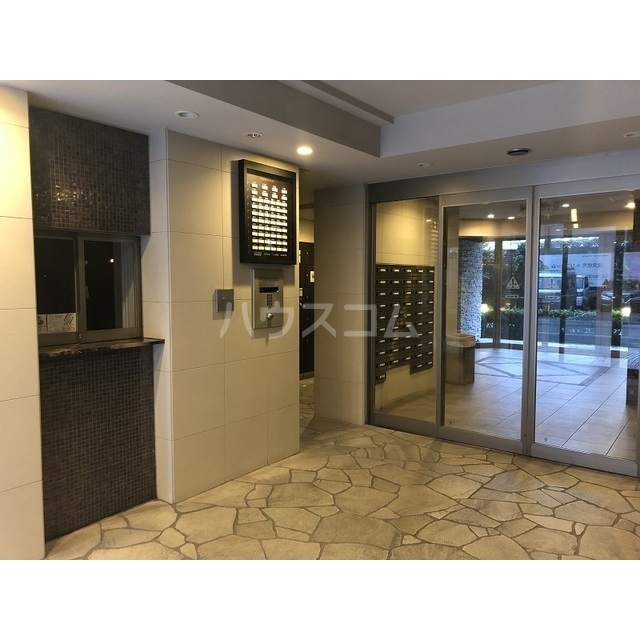 19/28 エントランス