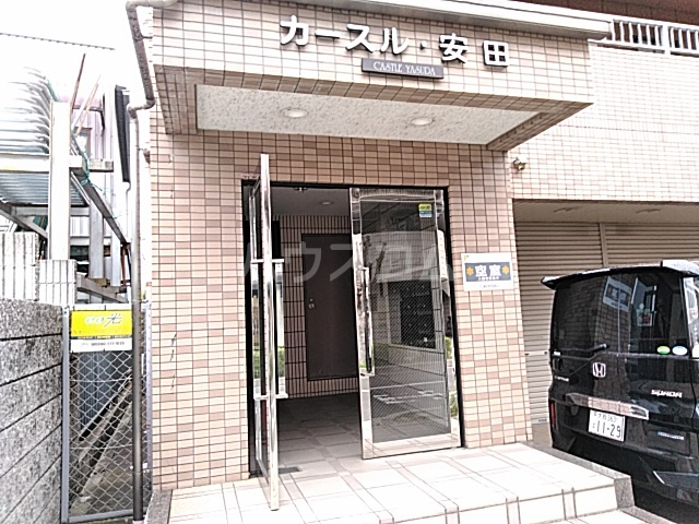 18/30 エントランス