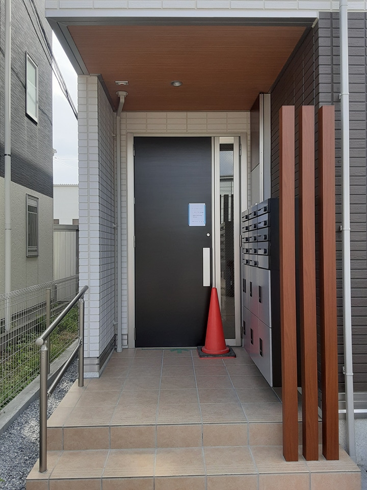 17/25 エントランス