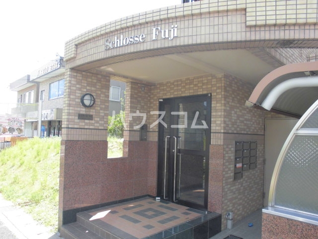 22/28 エントランス