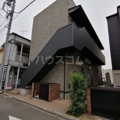 22/23 エントランス