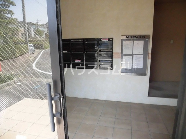 22/30 エントランス