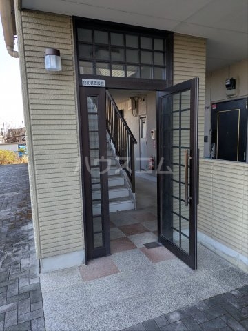 21/29 エントランス