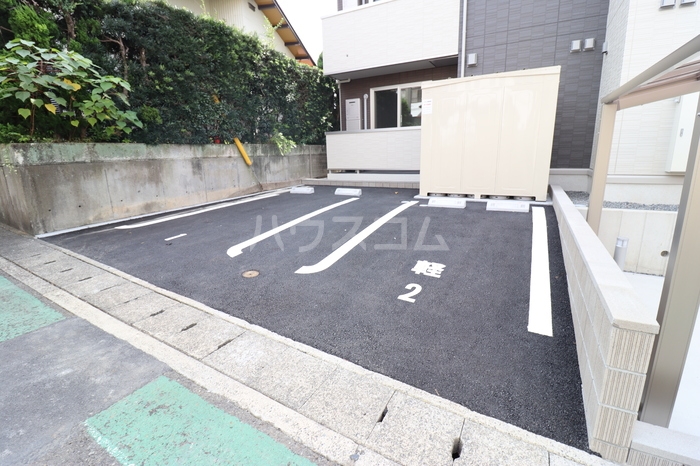 27/30 駐車場