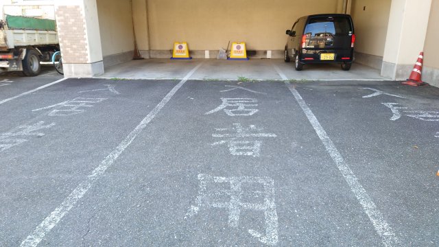 26/29 駐車場