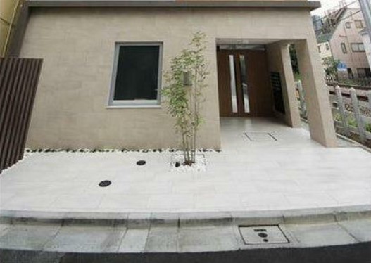 19/20 エントランス