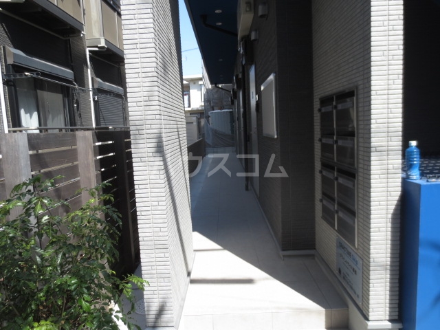 18/28 エントランス