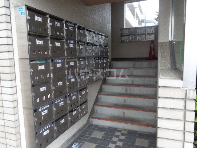 13/23 エントランス