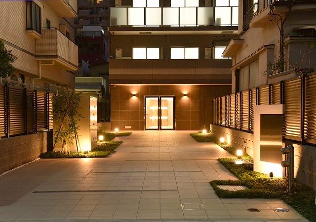 16/21 エントランス