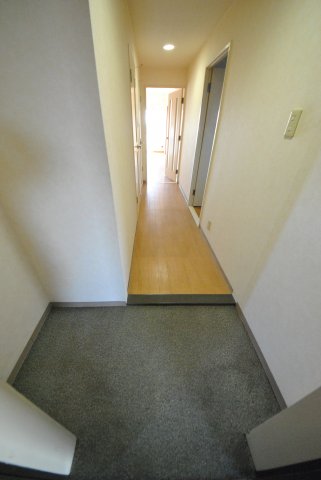16/30 玄関