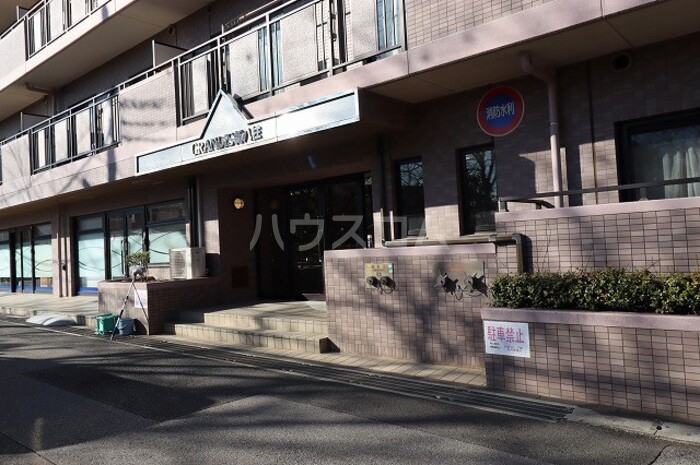 17/19 エントランス