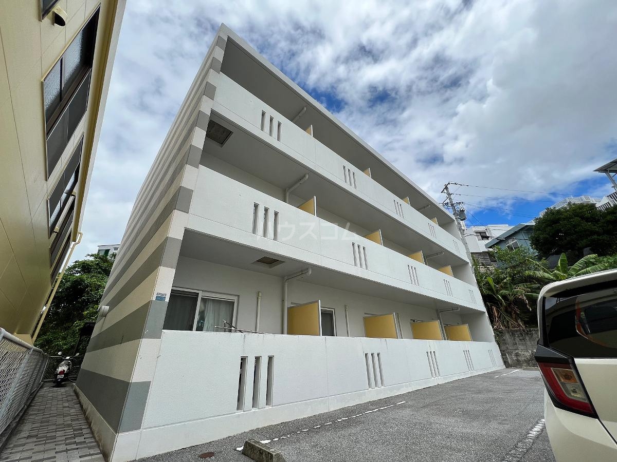 14/18 エントランス