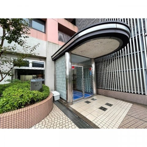 26/30 エントランス