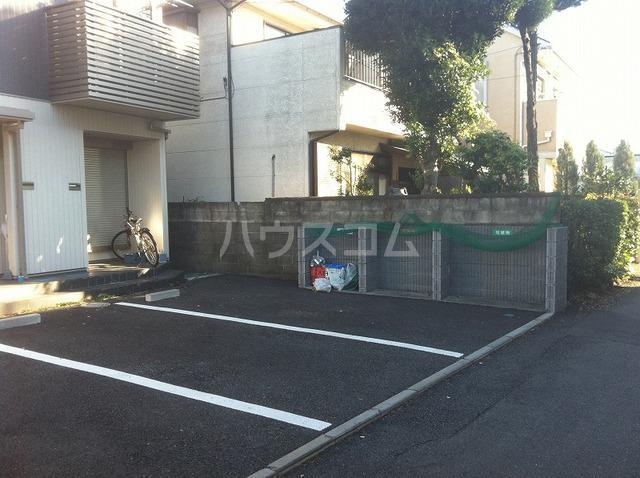 17/27 駐車場